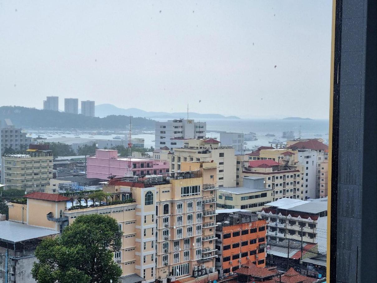 The Base Condo Center Of Pattaya Rooftop Swimming Pool Extérieur photo