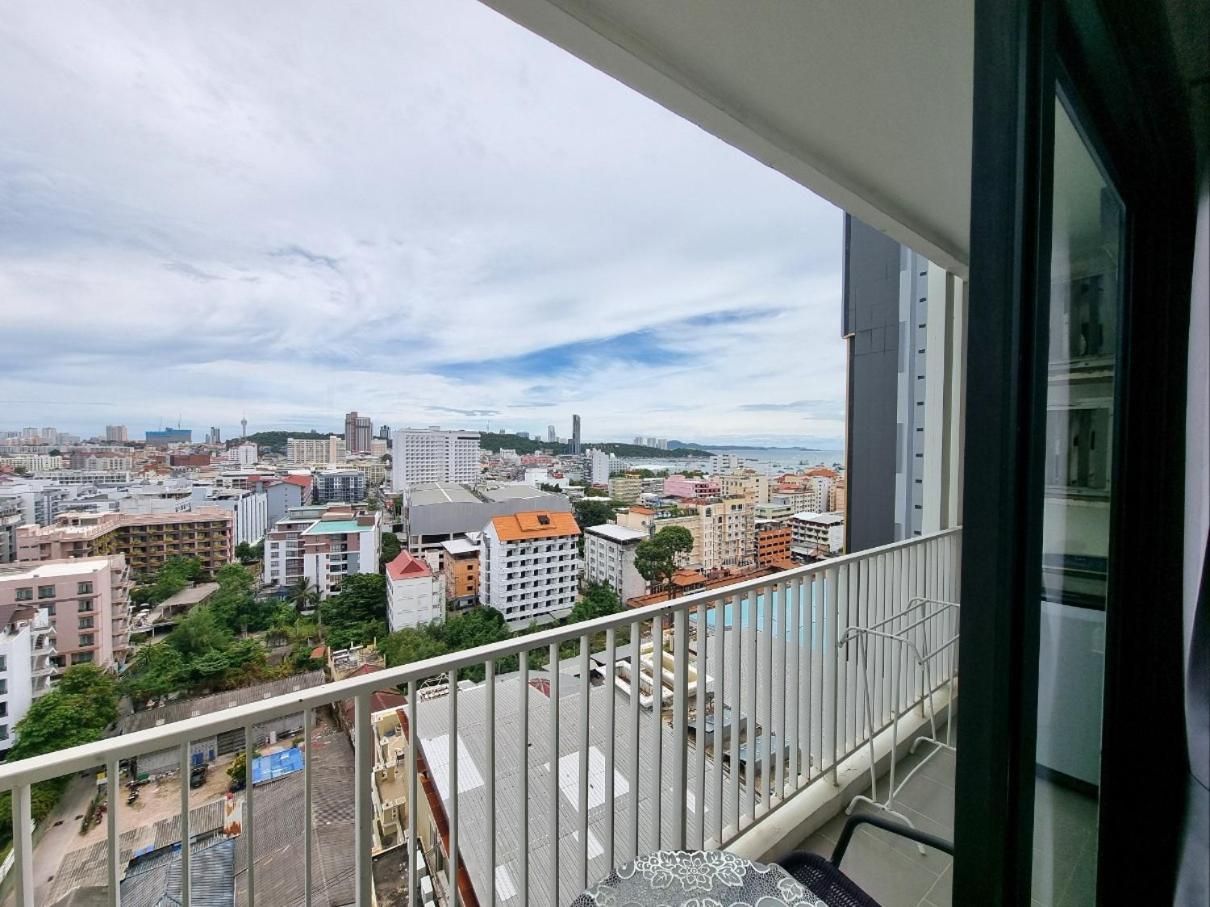 The Base Condo Center Of Pattaya Rooftop Swimming Pool Extérieur photo